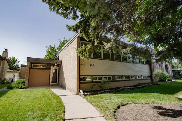 Lincolnwood, IL 60712,3819 W Greenleaf AVE