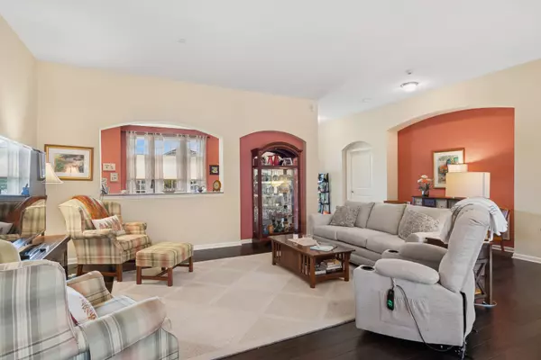 Naperville, IL 60564,2604 Avondale CIR #4492