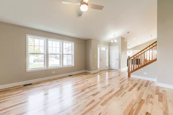 Dekalb, IL 60115,212 Saint Andrews DR
