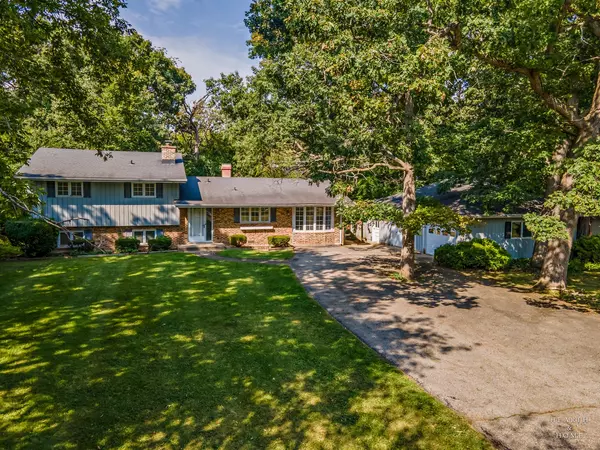 Lakewood, IL 60014,8608 Oakwood DR