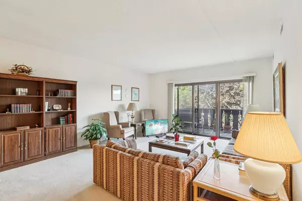 Lake Bluff, IL 60044,12900 W Heiden CIR #4410