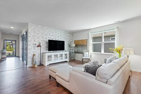 Gurnee, IL 60031,6359 Doral DR