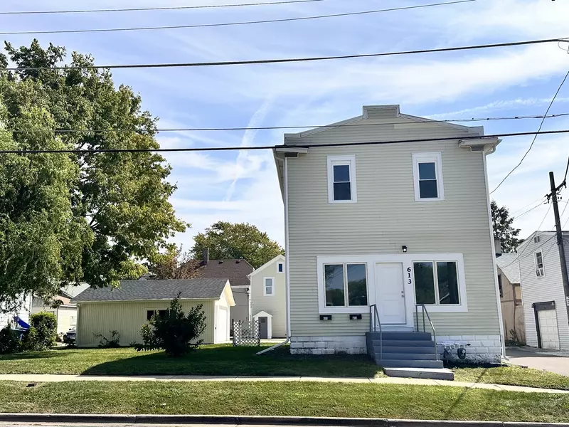 611-613 High ST, Aurora, IL 60505