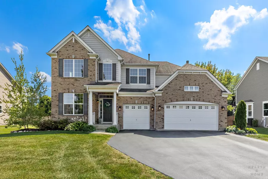 2481 Bryn Mawr LN, Crystal Lake, IL 60014