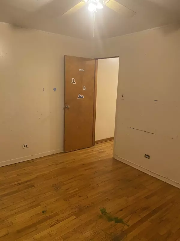 Chicago, IL 60620,1116 W 87th ST #A