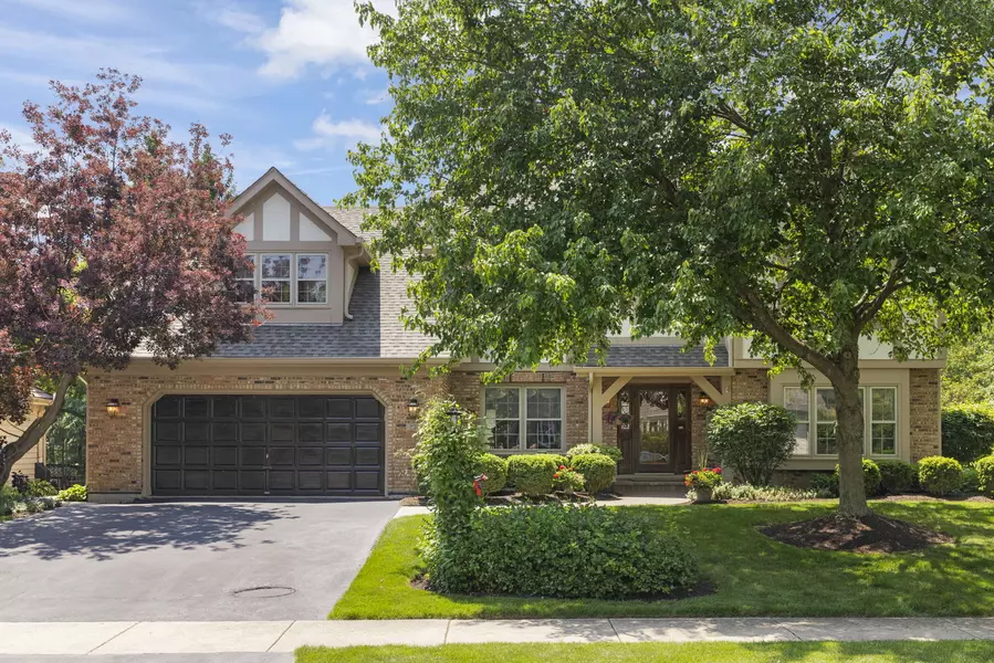 1230 Champion Forest CT, Wheaton, IL 60187