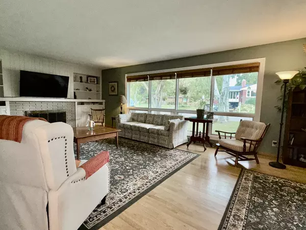 Woodstock, IL 60098,430 Laurel AVE