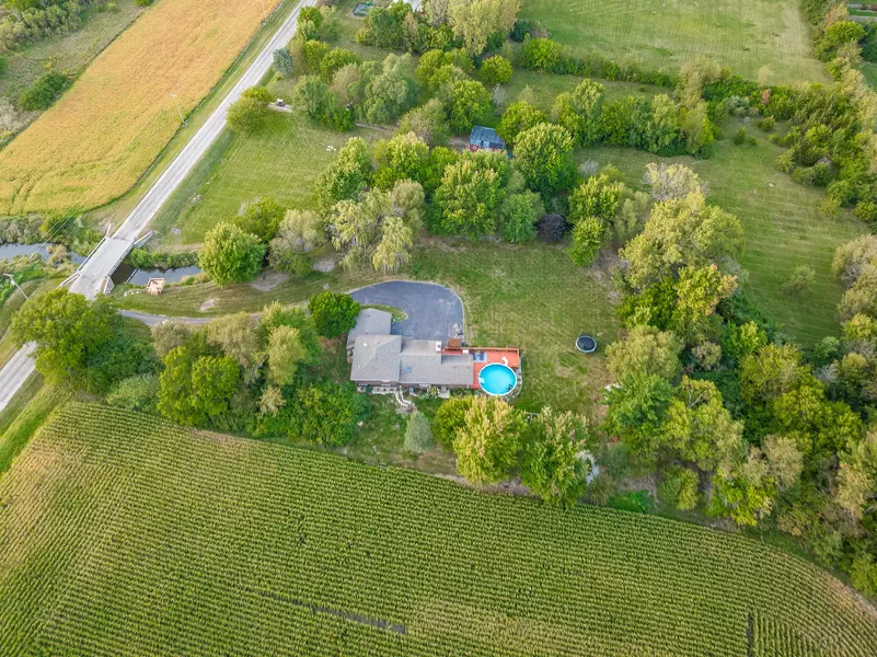 26065 S Schoolhouse RD, Manhattan, IL 60442