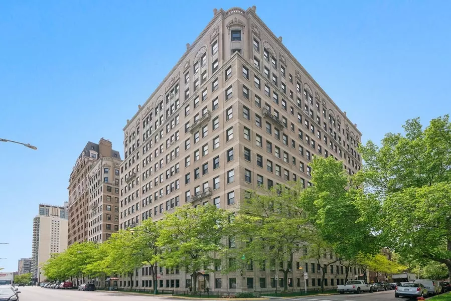 3534 N Lake Shore DR #6D, Chicago, IL 60657