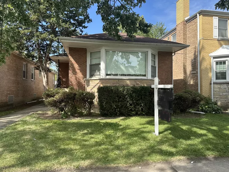 6504 N Whipple ST, Chicago, IL 60645