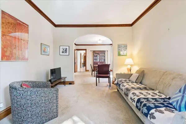 Chicago, IL 60625,4419 N Bernard ST