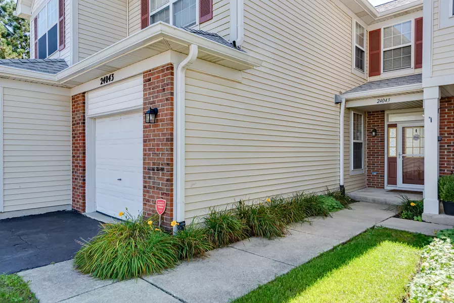 24043 W Pear Tree CIR, Plainfield, IL 60585