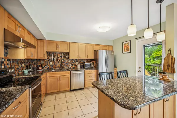 Glenview, IL 60025,3845 Appian WAY