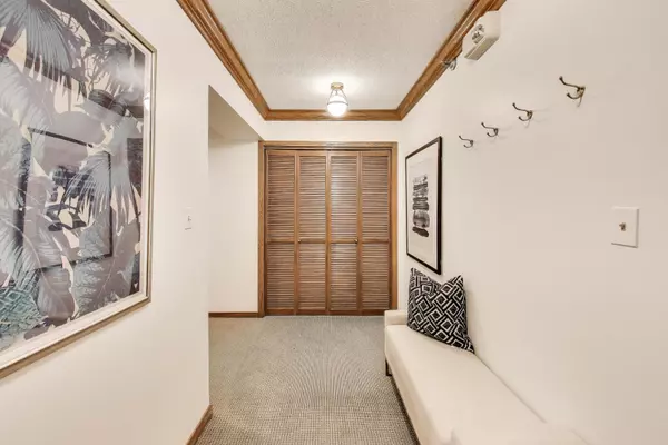 Evanston, IL 60201,522 Church ST #3D