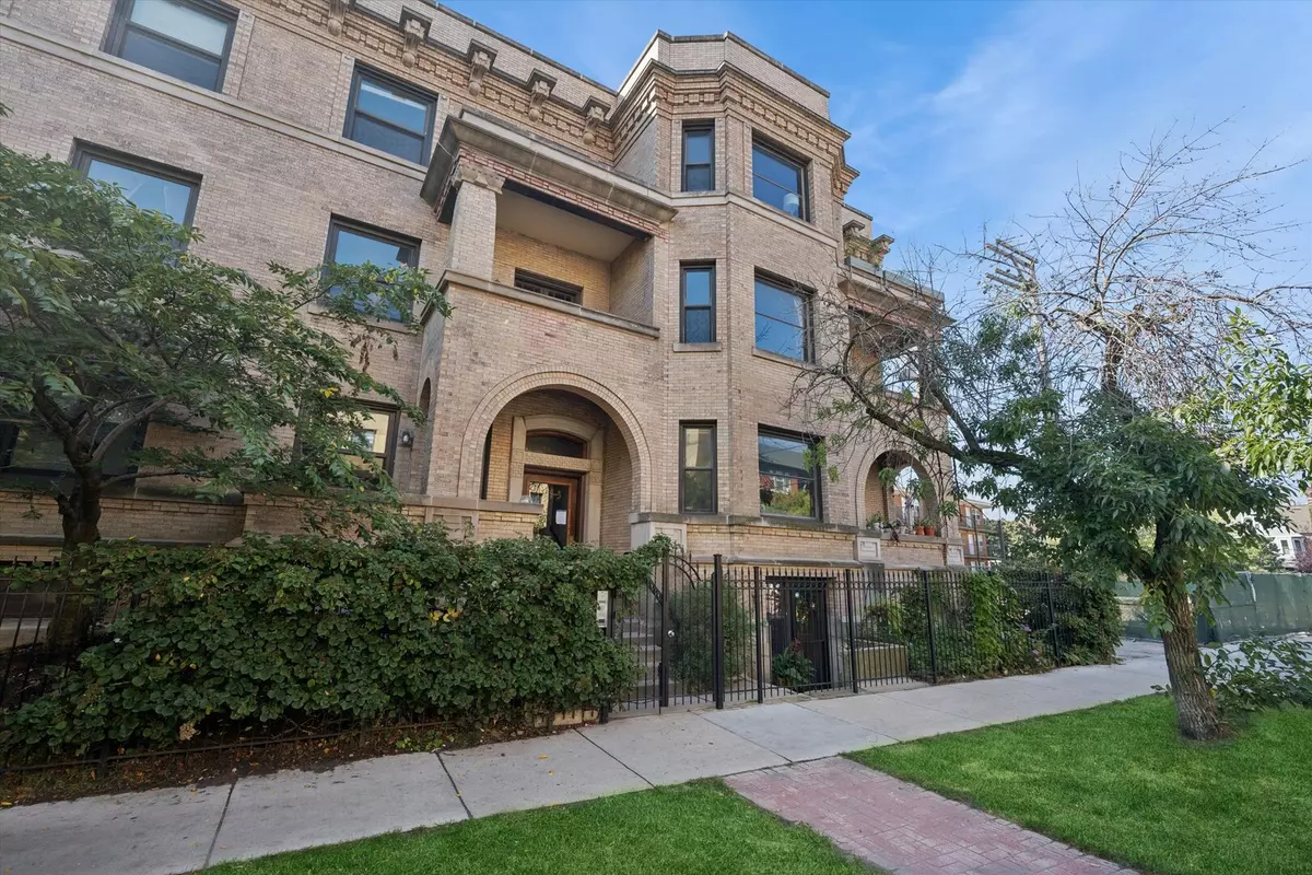 Chicago, IL 60640,1353 W Wilson AVE #2