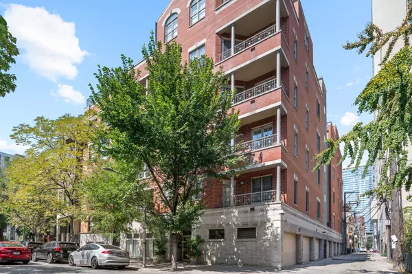 120 W Oak ST #3D, Chicago, IL 60610