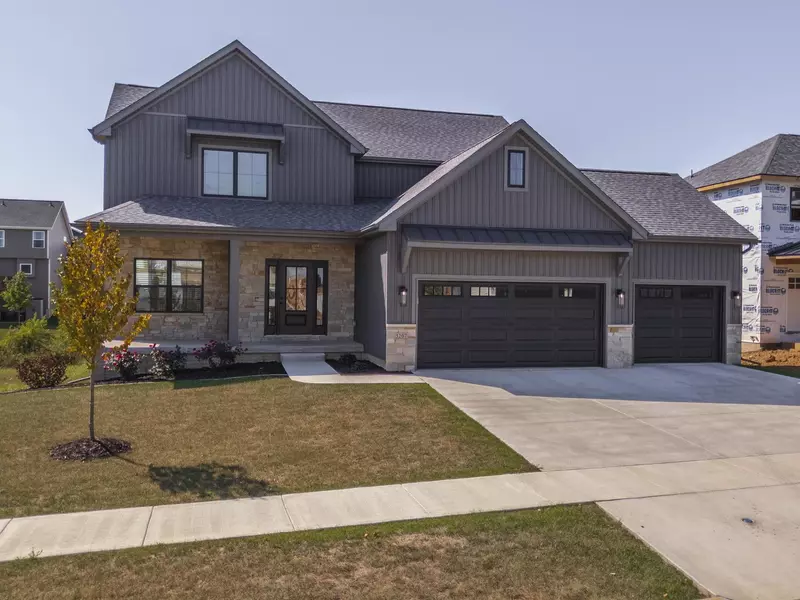 5207 Finlen LN, Bloomington, IL 61705