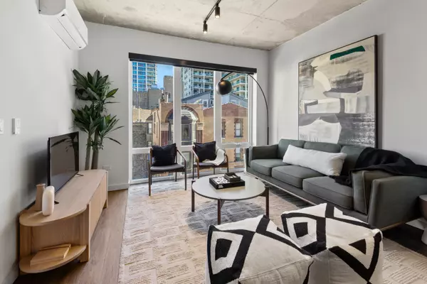 Chicago, IL 60654,411 W Chicago AVE #C804