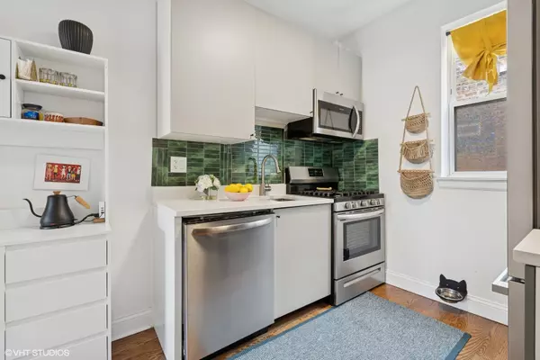 Chicago, IL 60647,3555 W Lyndale ST #3B