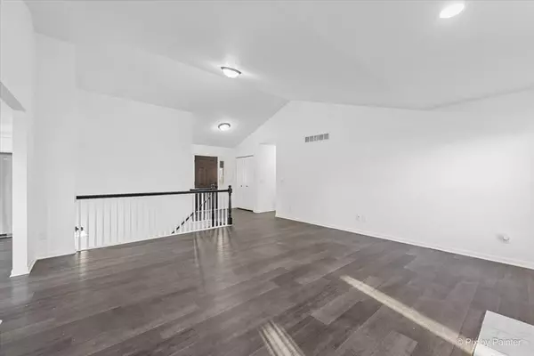 Dekalb, IL 60115,583 Bayfield DR