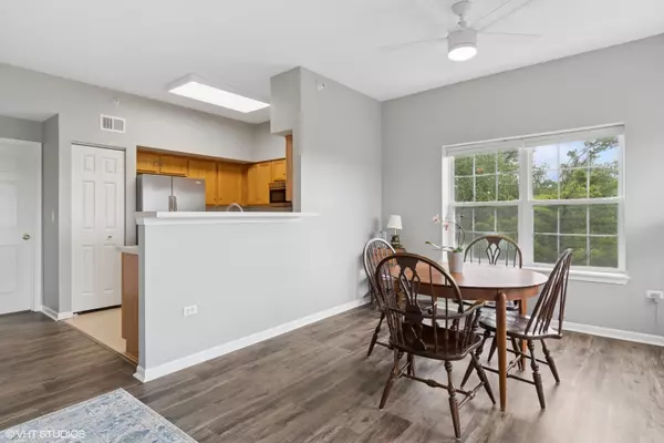 Winfield, IL 60190,0S099 Lee CT #401