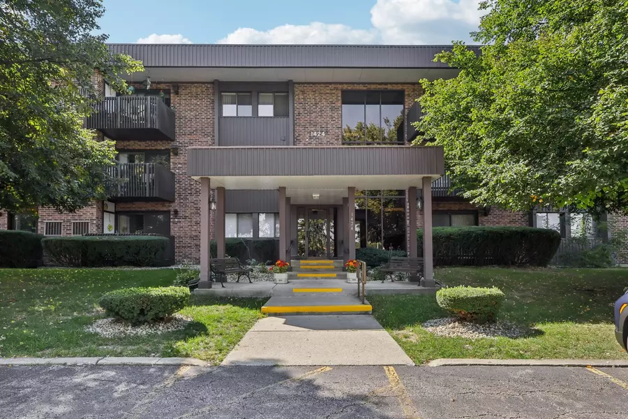 1424 Woodbridge RD #1H, Joliet, IL 60436
