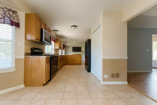 Carol Stream, IL 60188,1339 Narragansett DR