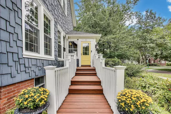 Wilmette, IL 60091,1606 Forest AVE