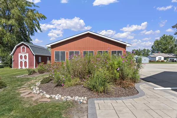Coal City, IL 60416,120 E Elm ST