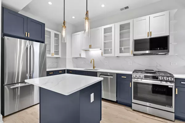 Chicago, IL 60637,6233 S Woodlawn AVE #2