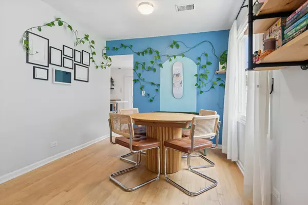 Roselle, IL 60172,815 Woodside DR