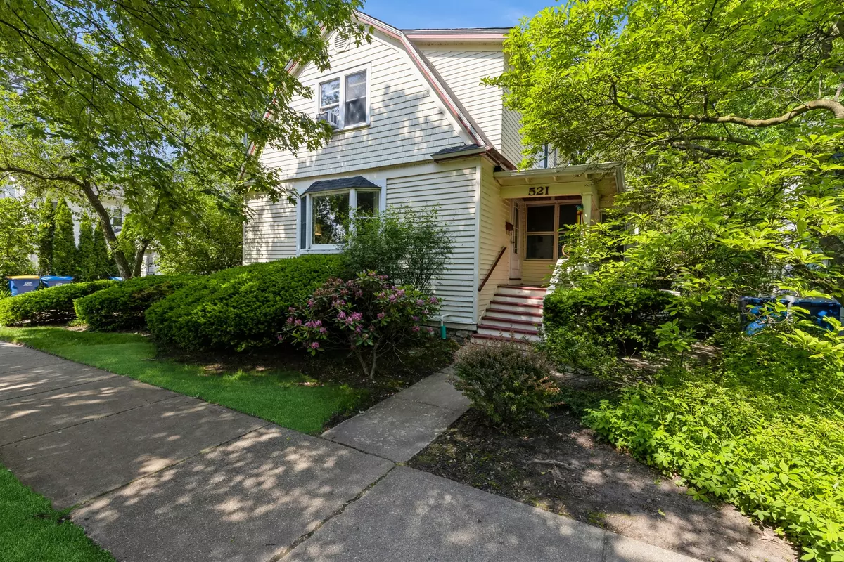 Wilmette, IL 60091,521 10th ST