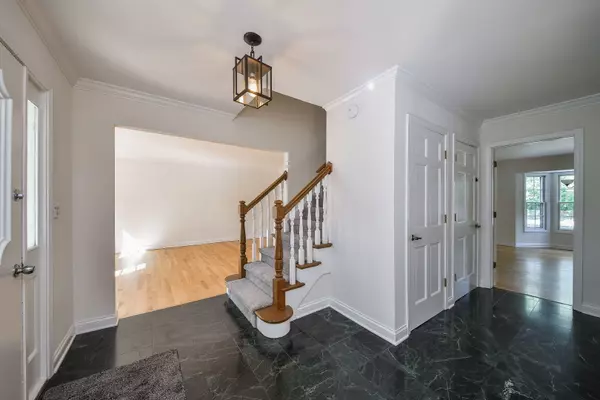 Naperville, IL 60563,825 Biltmore CT