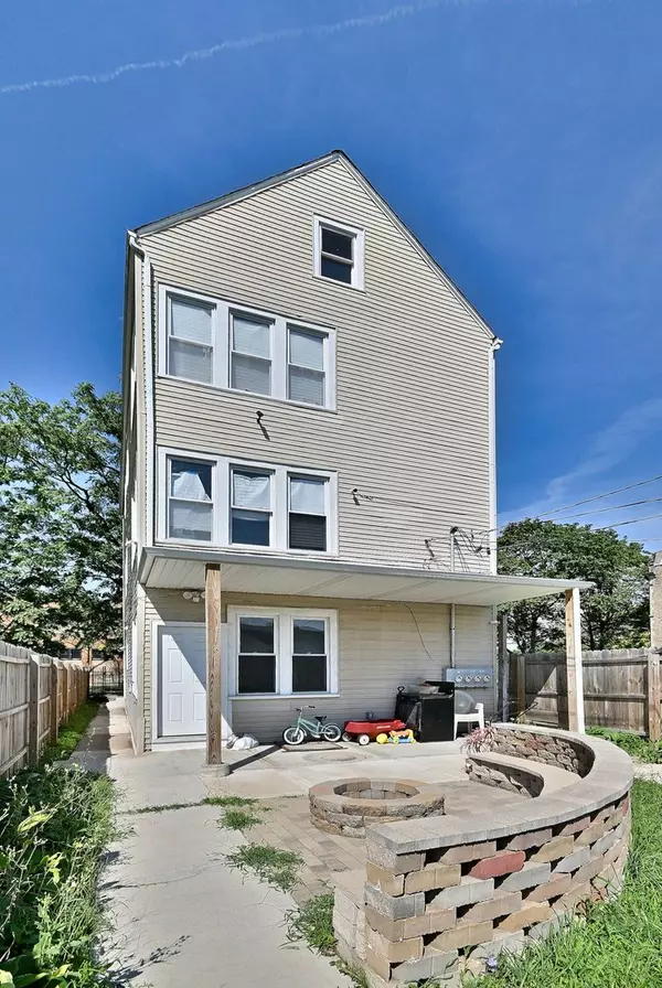 Chicago, IL 60609,5125 S Elizabeth ST
