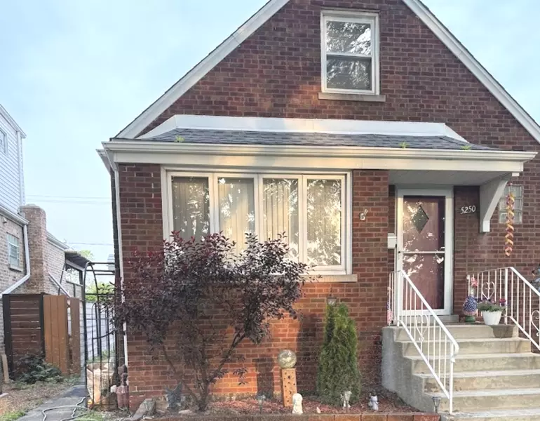 5250 S Nagle AVE, Chicago, IL 60638
