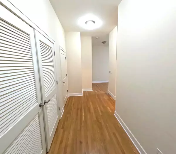 Chicago, IL 60647,2778 N Milwaukee AVE #308