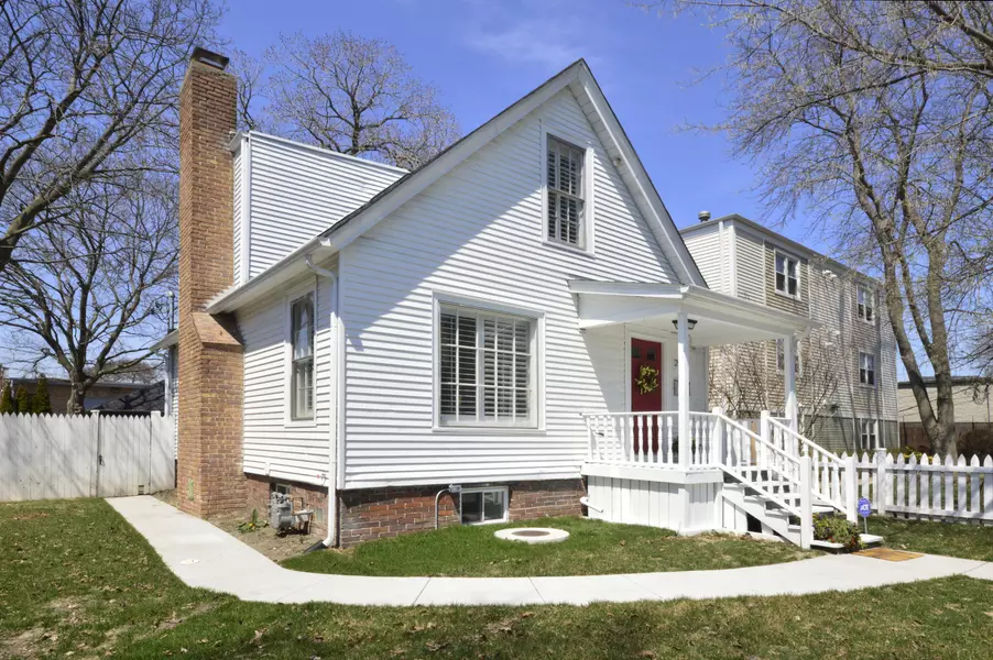 2118 Jackson AVE, Evanston, IL 60201