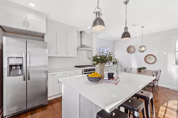 Evanston, IL 60201,2118 Jackson AVE