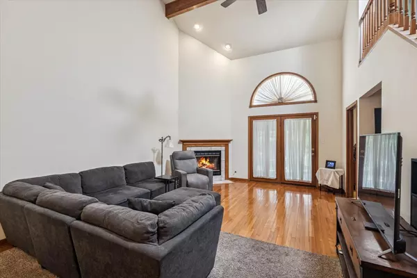 Tinley Park, IL 60477,18334 Pine Wood LN
