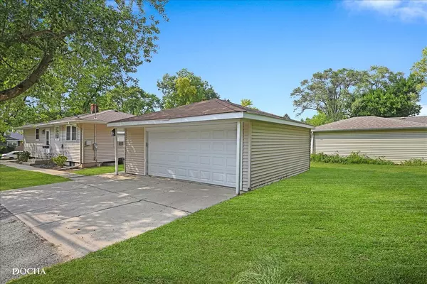 North Aurora, IL 60542,1 Stone AVE