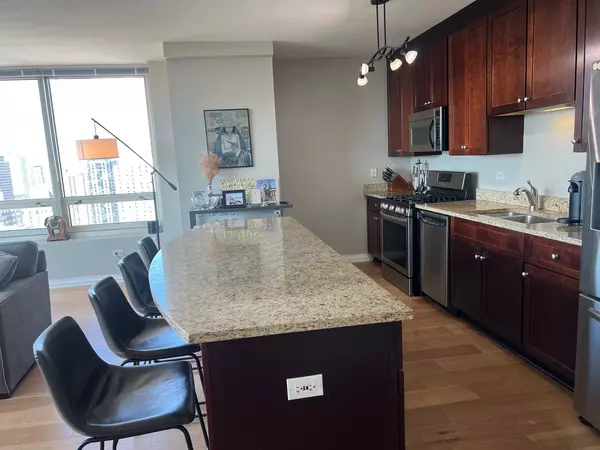 Chicago, IL 60654,33 W Ontario ST #32G