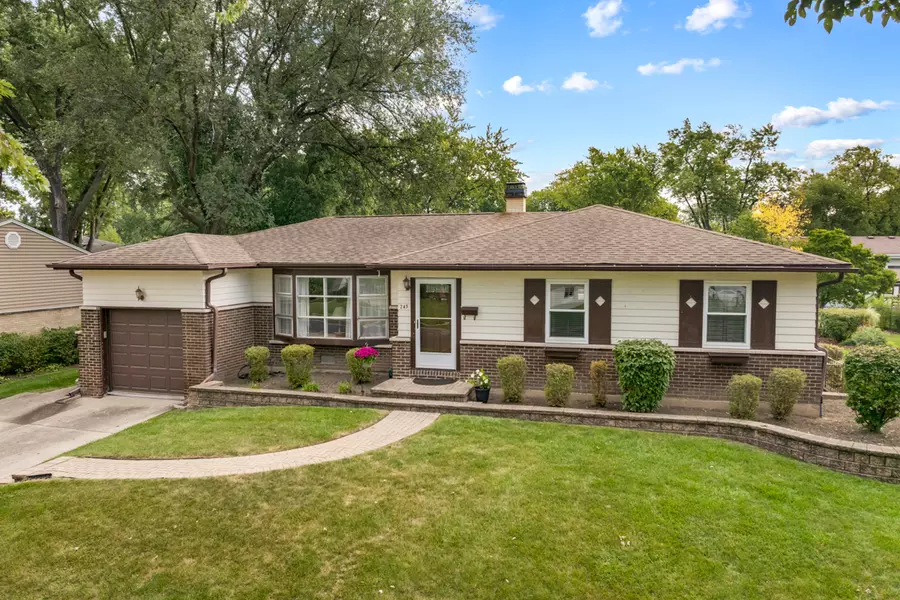 243 N Richards DR, Palatine, IL 60074