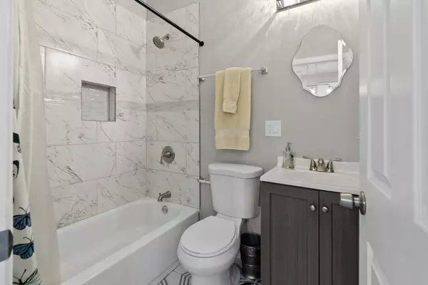 Chicago, IL 60624,3721 W Ferdinand ST