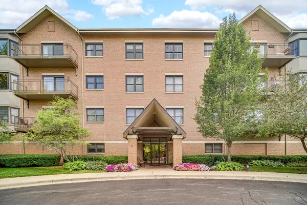20 Trafalgar SQ #210,  Lincolnshire,  IL 60069