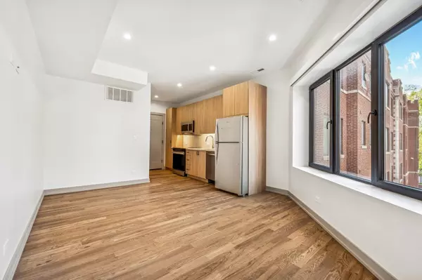 Chicago, IL 60626,1337 W Estes AVE #3C