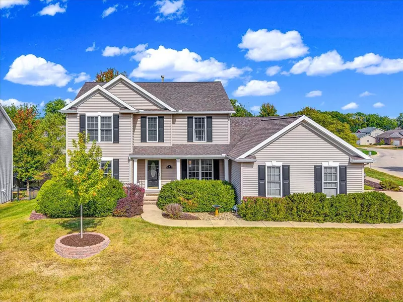 9 Willowbend CT, Bloomington, IL 61705