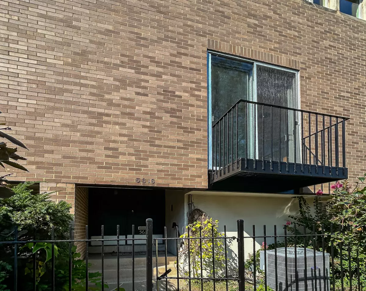 Chicago, IL 60637,5616 S Harper AVE
