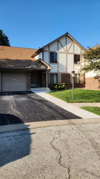 826 Thornton CT #2AL, Schaumburg, IL 60193