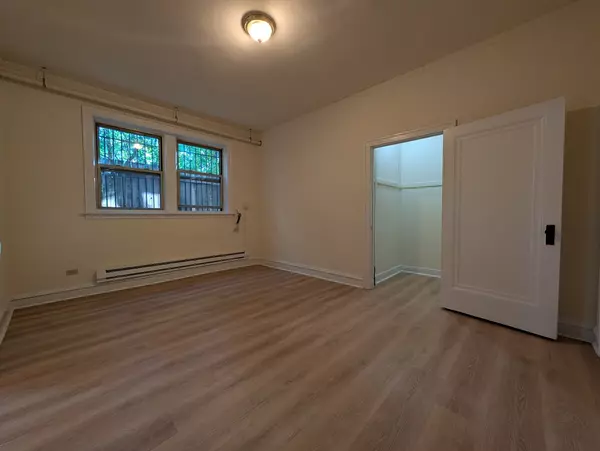 Chicago, IL 60647,2536 N Sawyer AVE #105