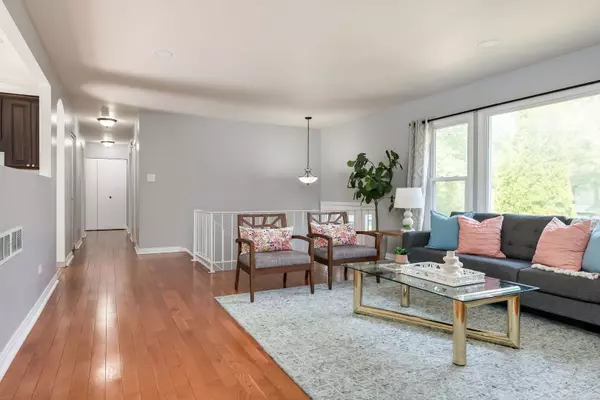 Bolingbrook, IL 60440,649 Sheffield LN